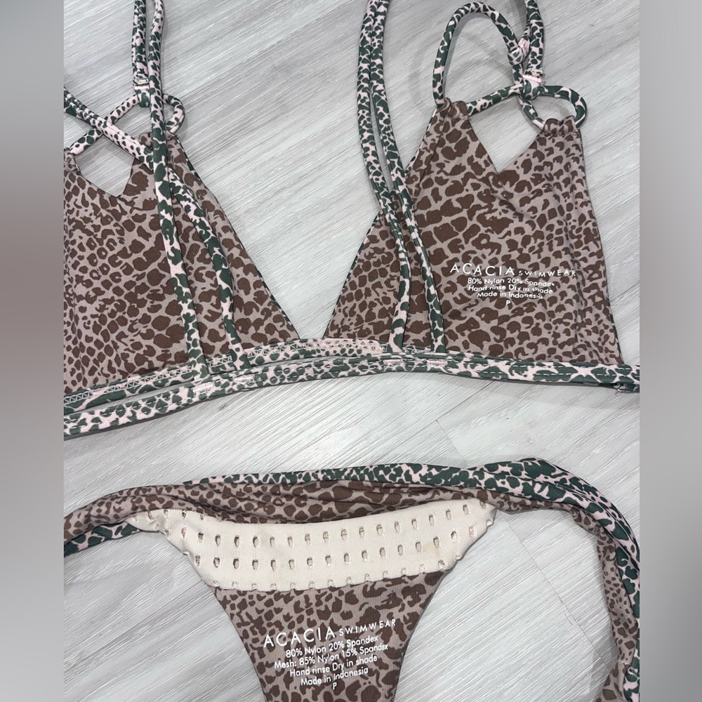 Acacia swimwear RARE!! size P (fits XS)